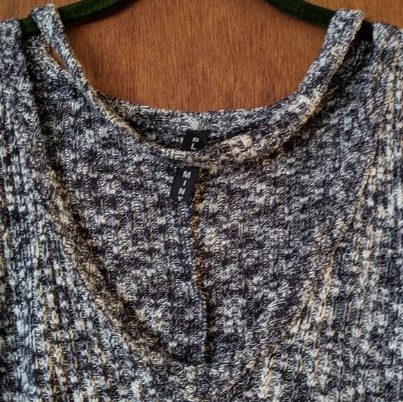 Blue Mint Sharkbite Black & White Sweater - Picture 3 of 6